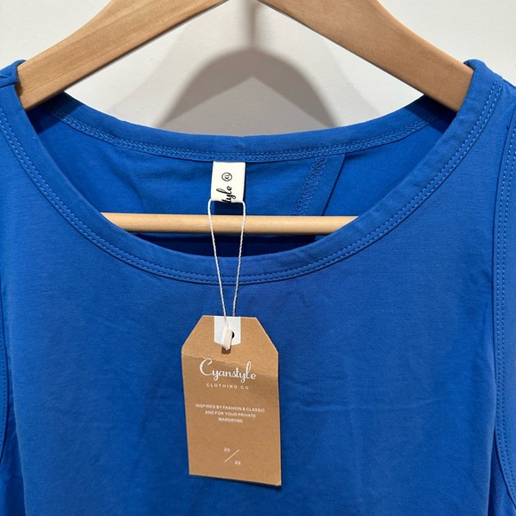 Cyanstyle XL comfortable workout athletic casual, easy-going gym shirt open back - Picture 2 of 8